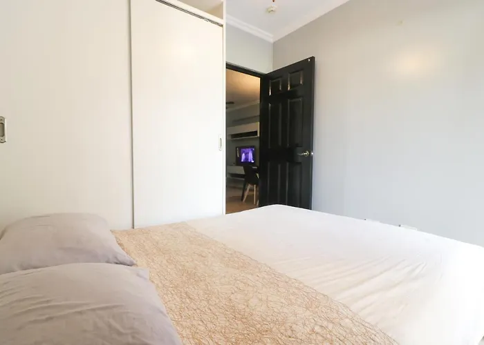 Stayhere - Nordic Design 2br Serviced Manila